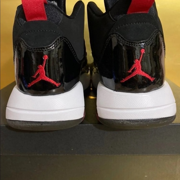 Jordan Maxin 200 black/gym red white SZ 9 - Picture 4 of 8